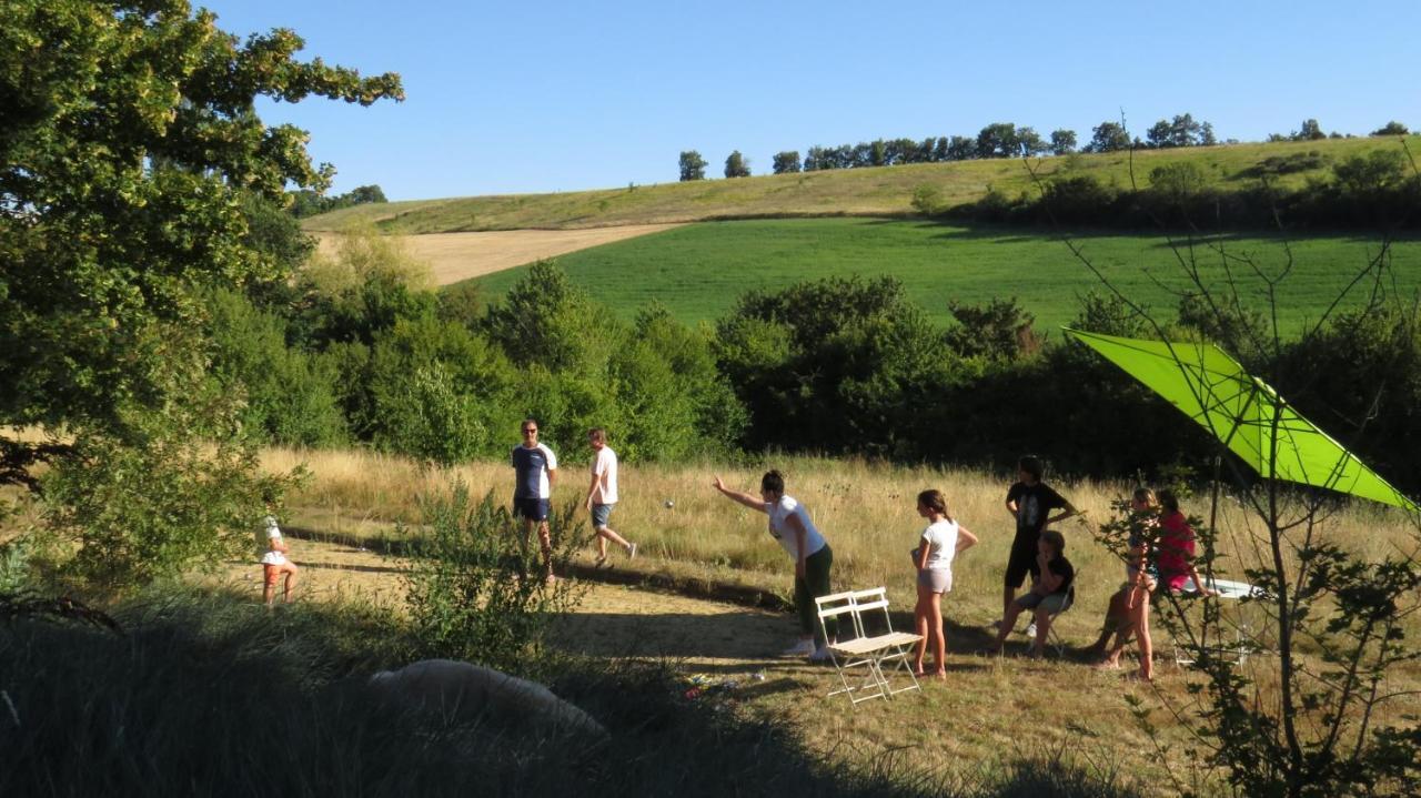 Nature'S Pace Holidays Montmaur  外观 照片