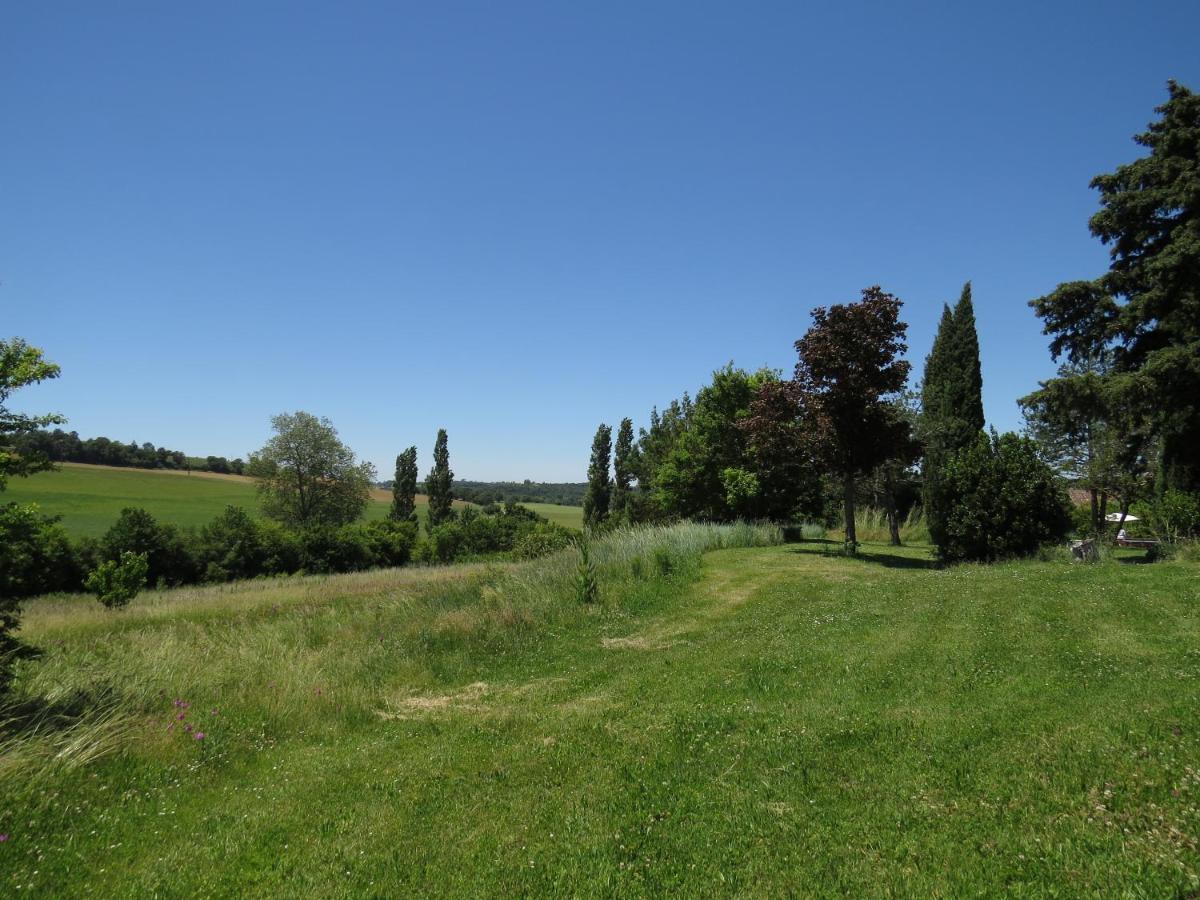 Nature'S Pace Holidays Montmaur  外观 照片